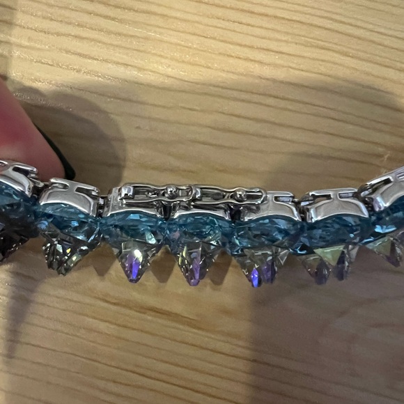 NIB SWAROVSKI Ortyx choker, Pyramid cut, Blue, Rhodium plated - Picture 7 of 7